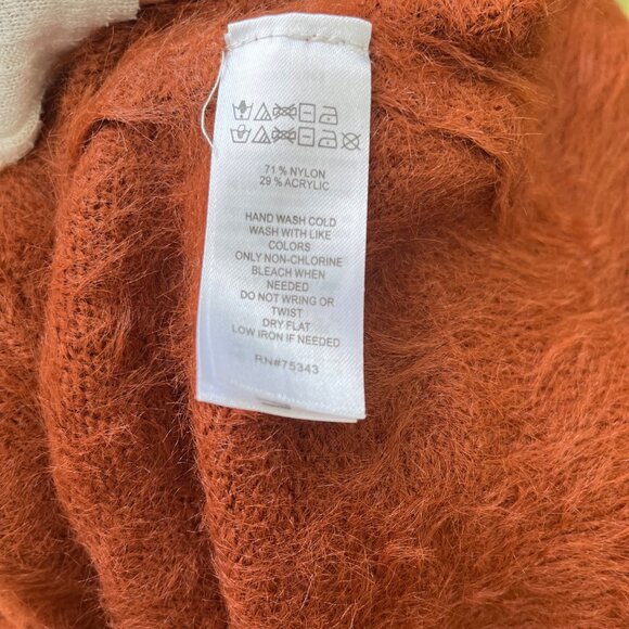 If It Were Me Oversized Fuzzy Rust Orange Button-Up Cardigan Sweater Small - Picture 4 of 5